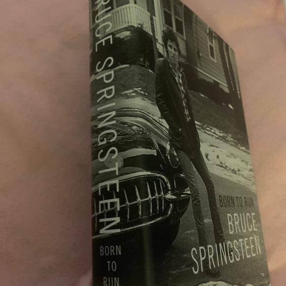 Born to Run Bruce Springsteen hardcover book brand new great gift - Picture 2 of 4